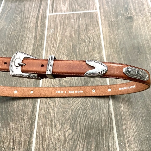 The Ritz Leather Western Belt w/Silver Concho Bead - Picture 5 of 8